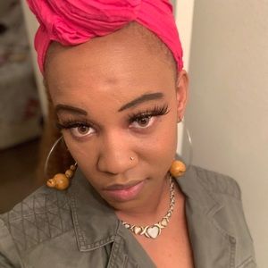 Meet your Posher, Candace